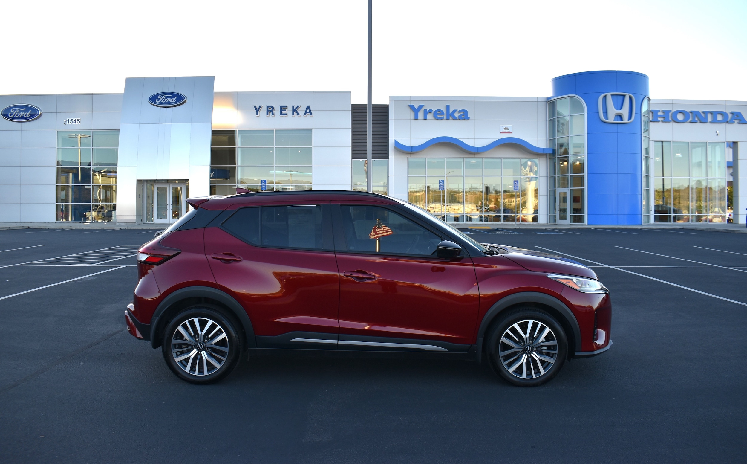 2024 Nissan Kicks SR