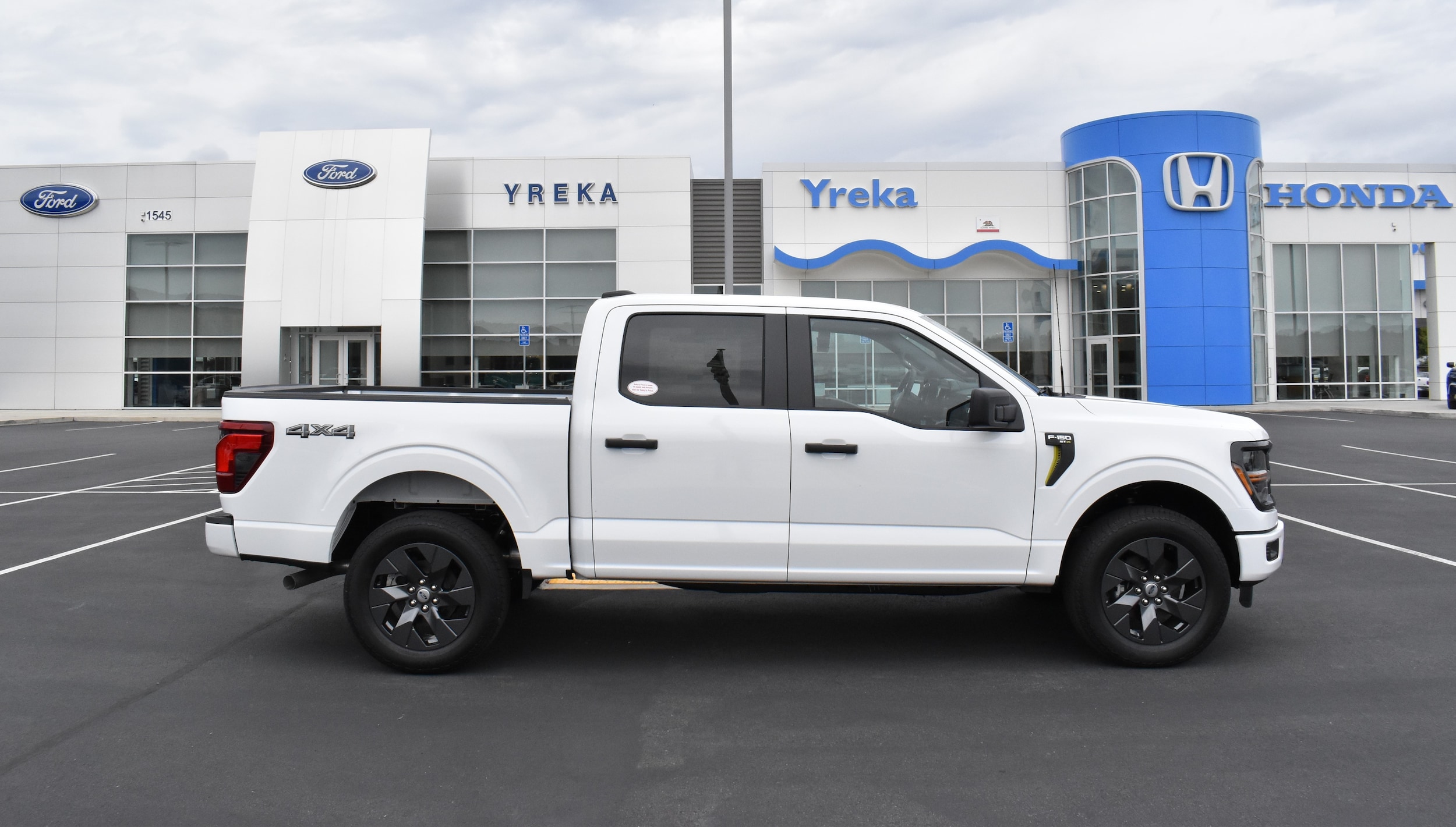 2025 Ford F-150 STX's photo