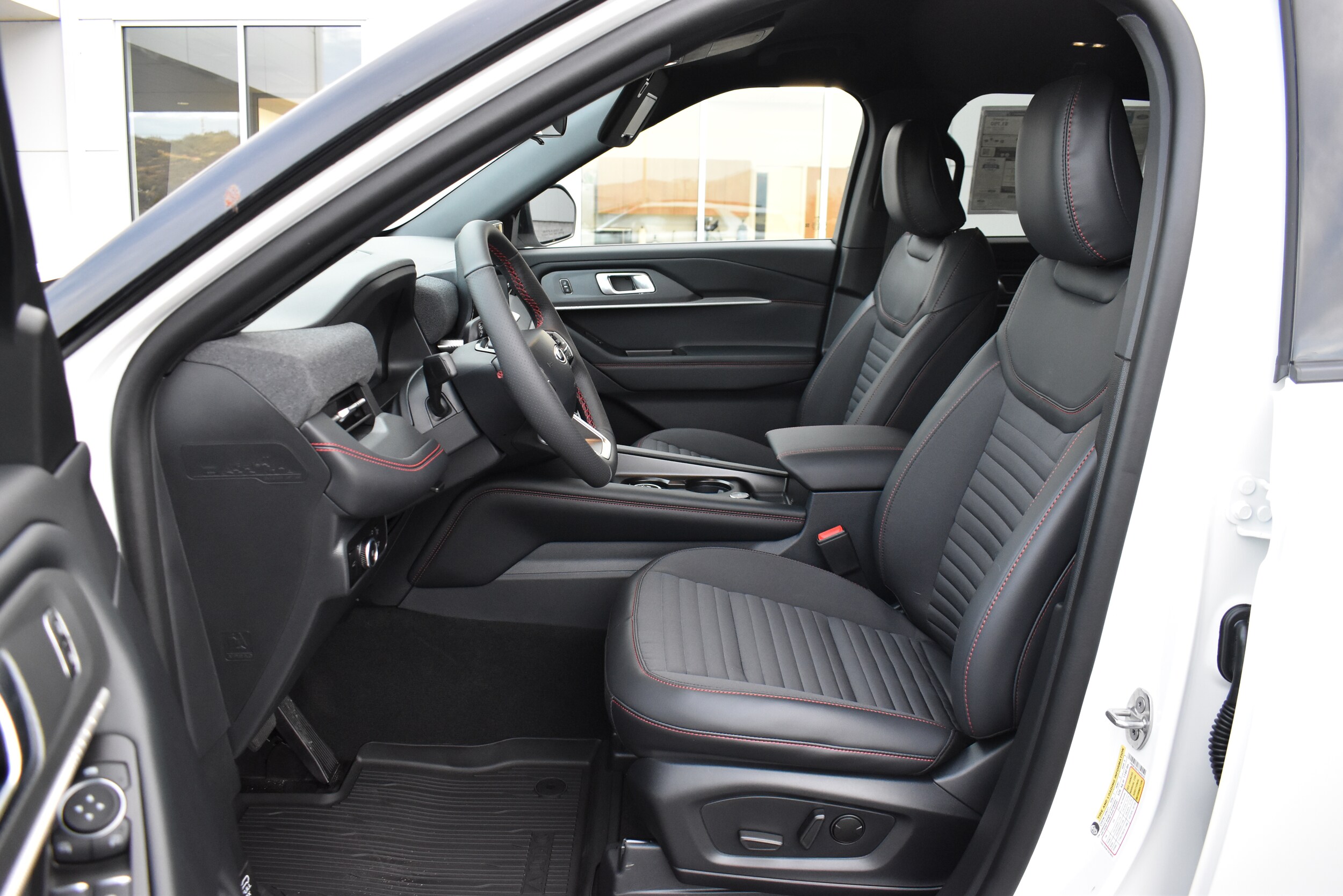 2026 Ford Explorer ST-Line - Photo 15