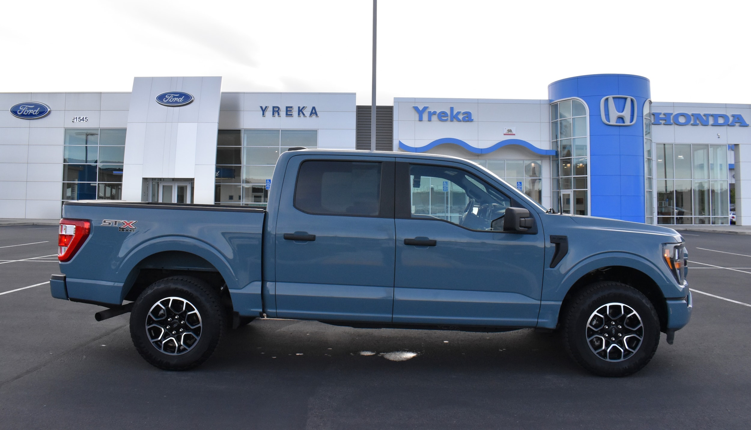 2023 Ford F-150 XL 4x4 SuperCrew 5-1/2 Box's photo