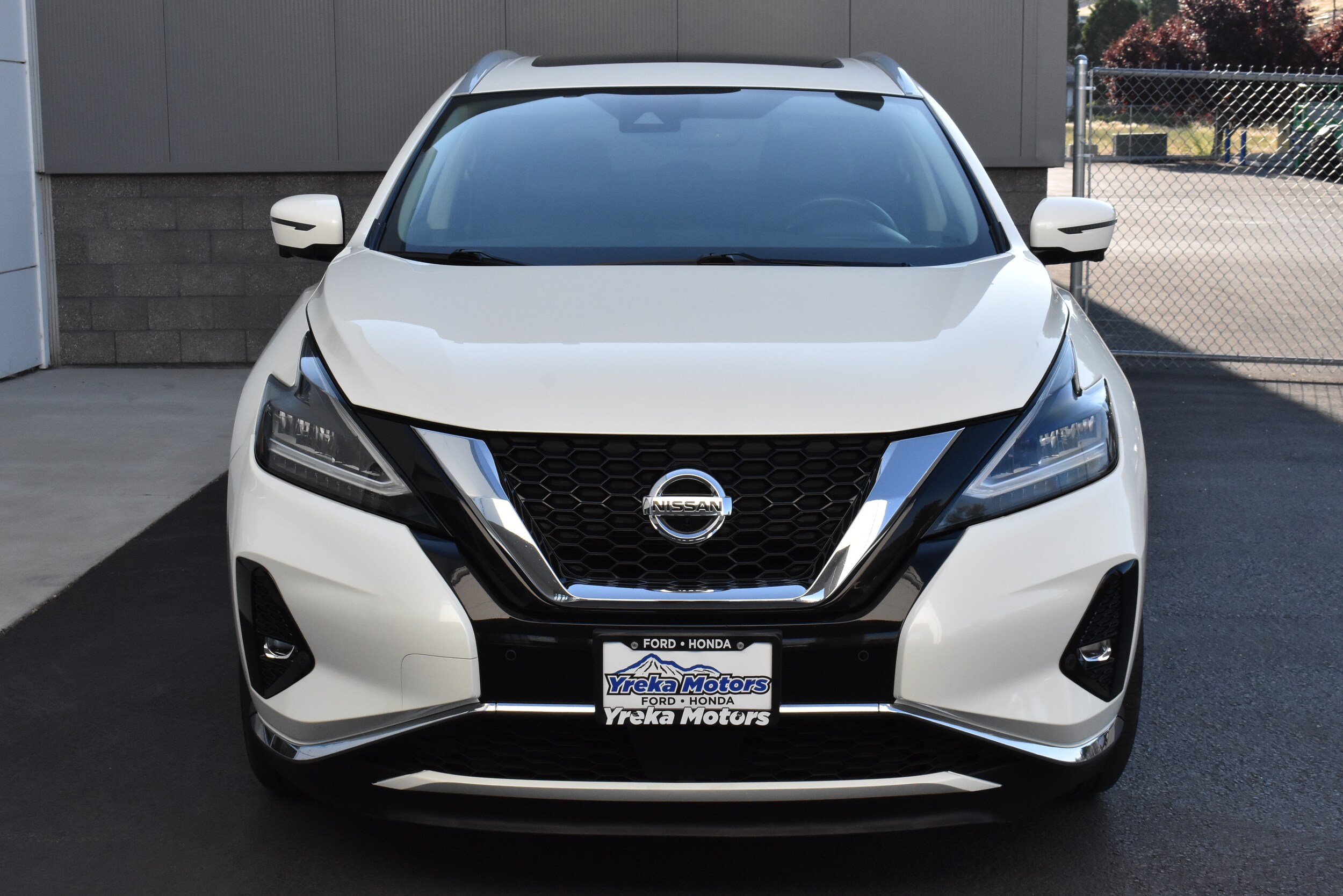 2021 Nissan Murano Platinum photo 2