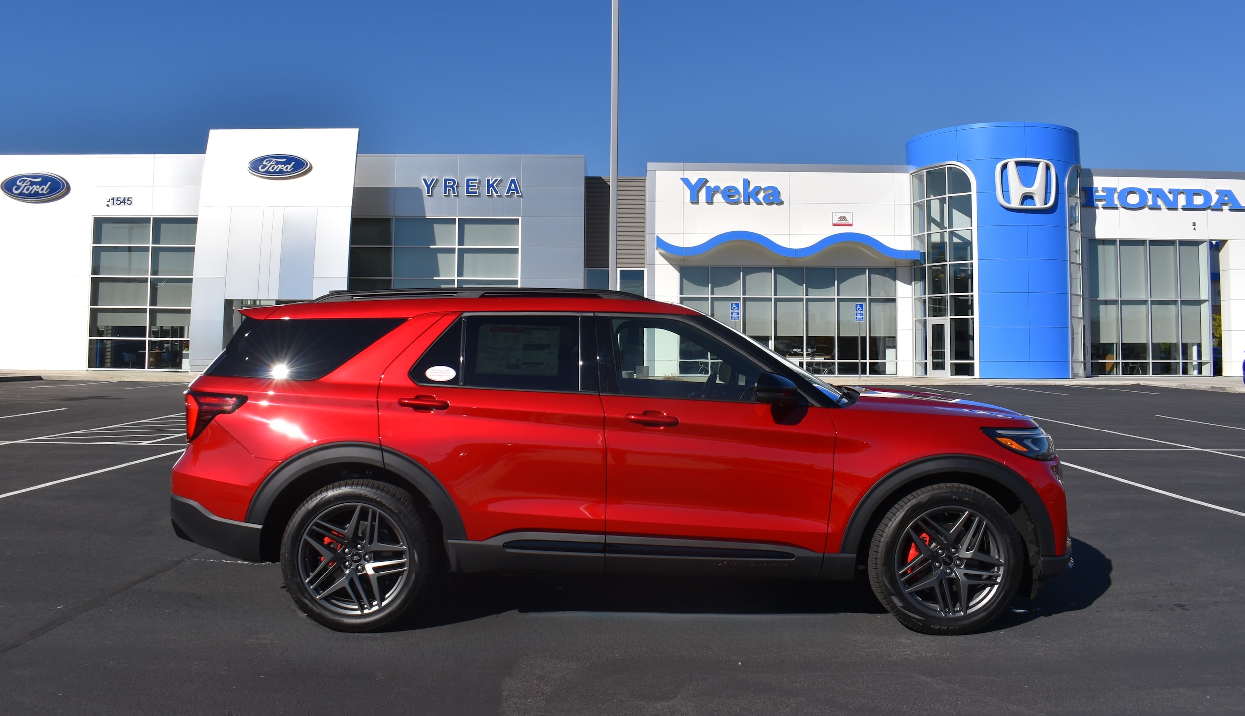 2025 Ford Explorer ST's photo