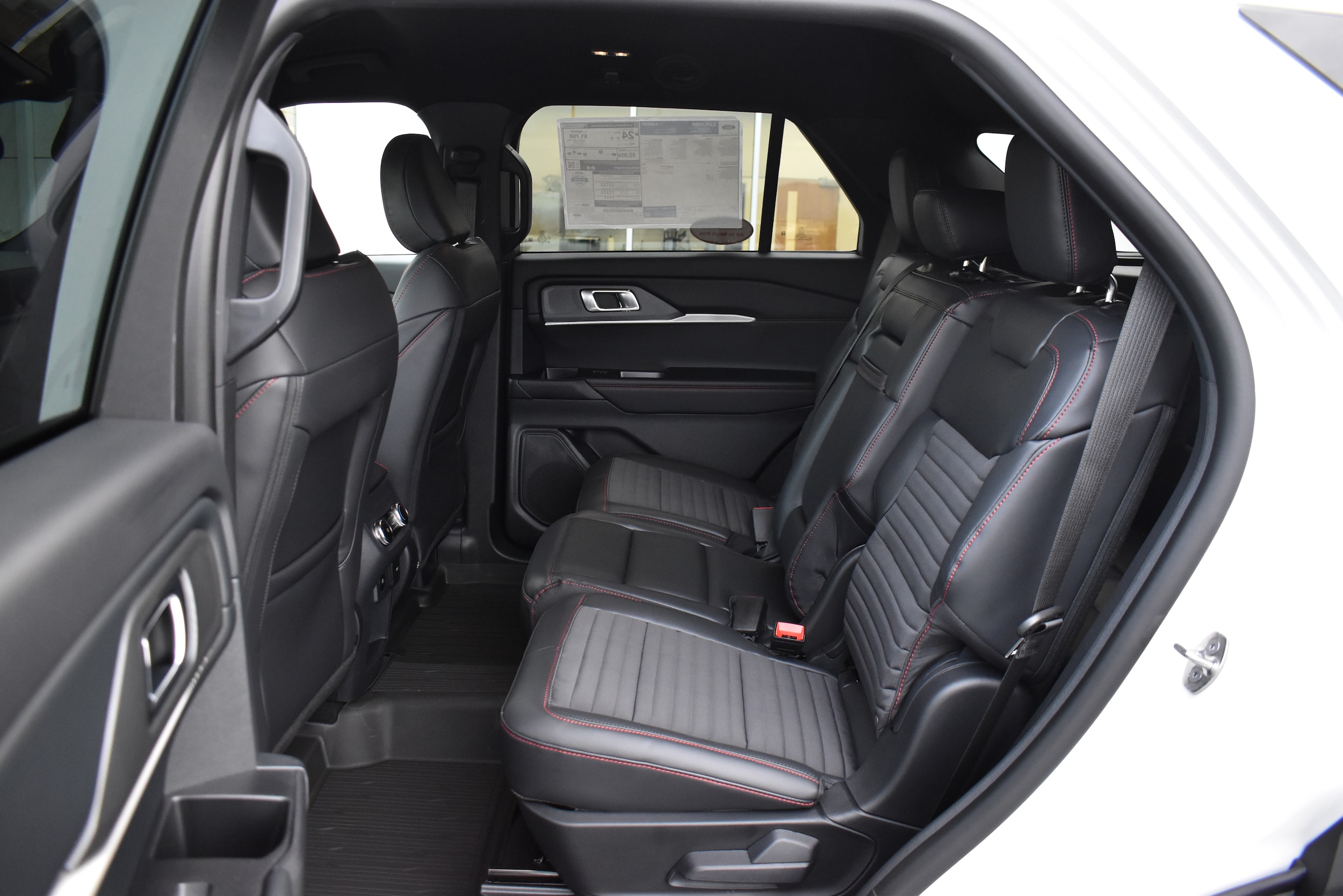 2026 Ford Explorer ST-Line - Photo 16