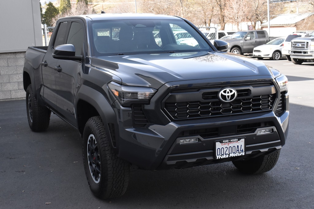 2024 Toyota Tacoma Double Cab photo 3