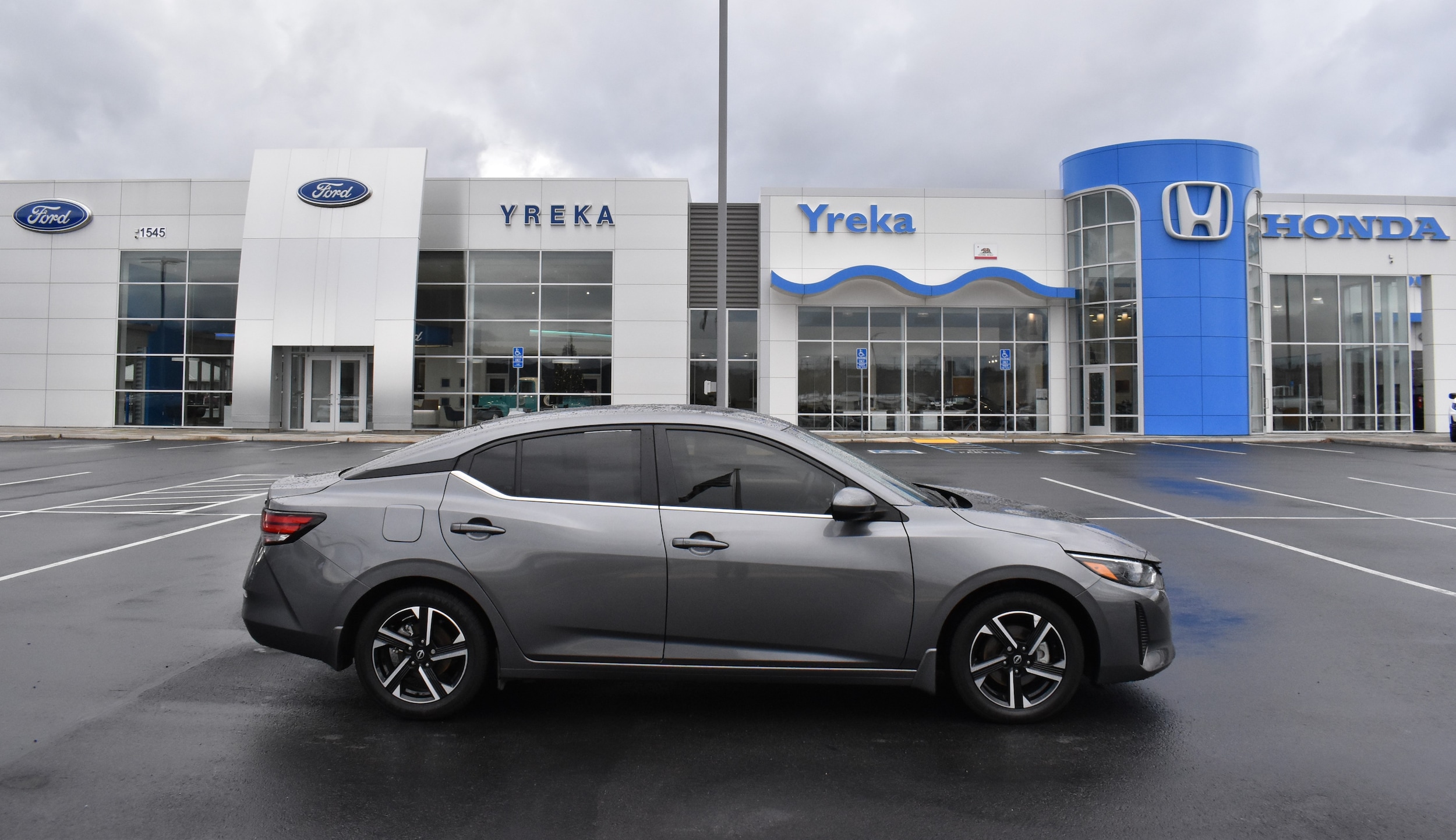 2024 Nissan Sentra SV's photo