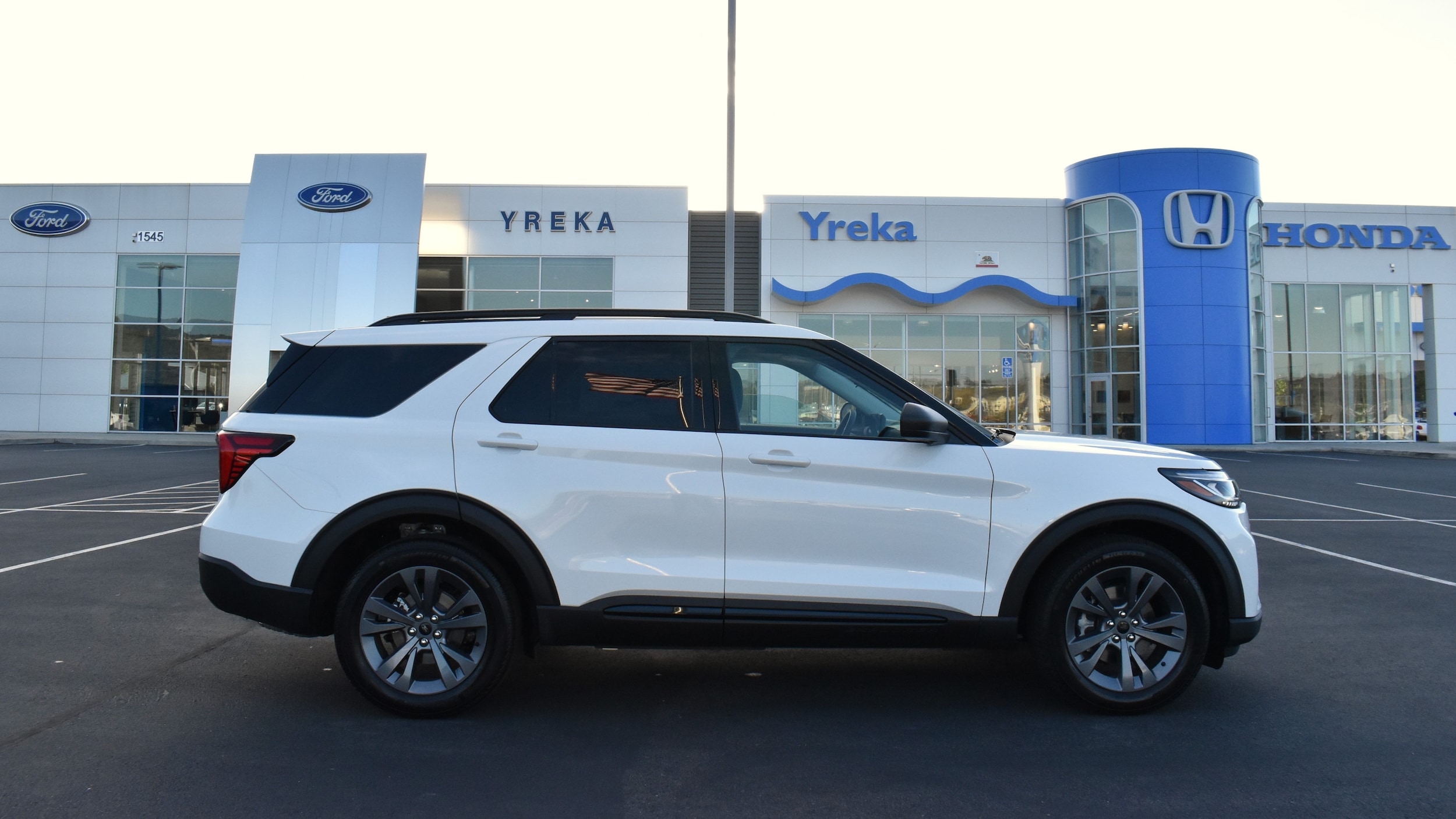 2026 Ford Explorer Active 4WD's photo