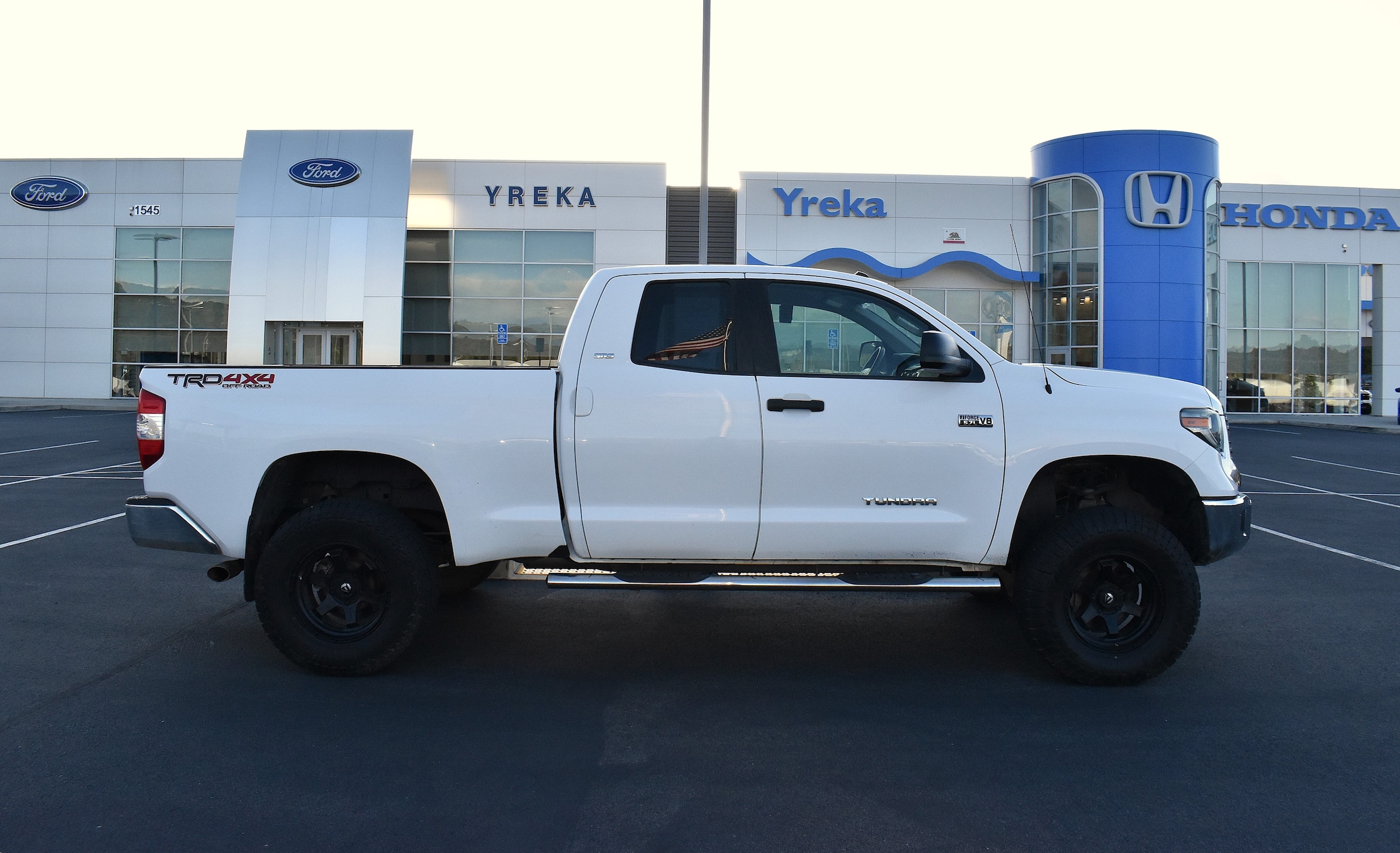 2018 Toyota Tundra SR5 5.7L 4WD Double Cab Standard Bed's photo