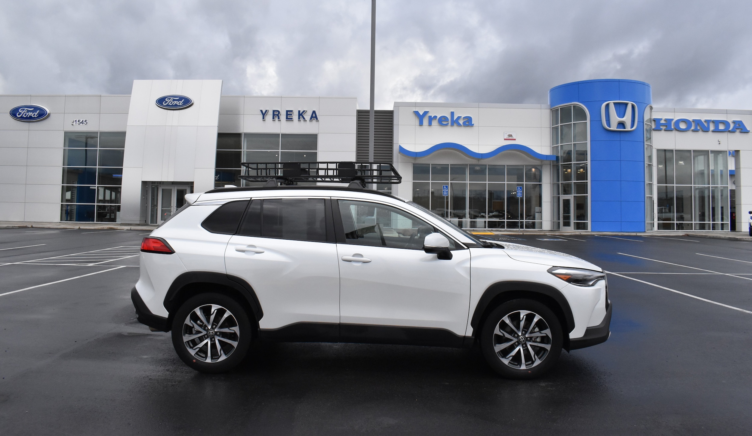 2023 Toyota Corolla Cross XLE's photo