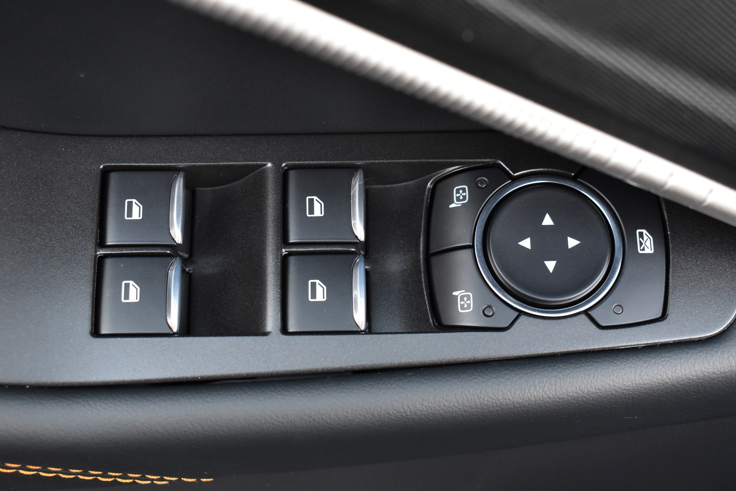 2026 Ford Explorer Tremor - Photo 15