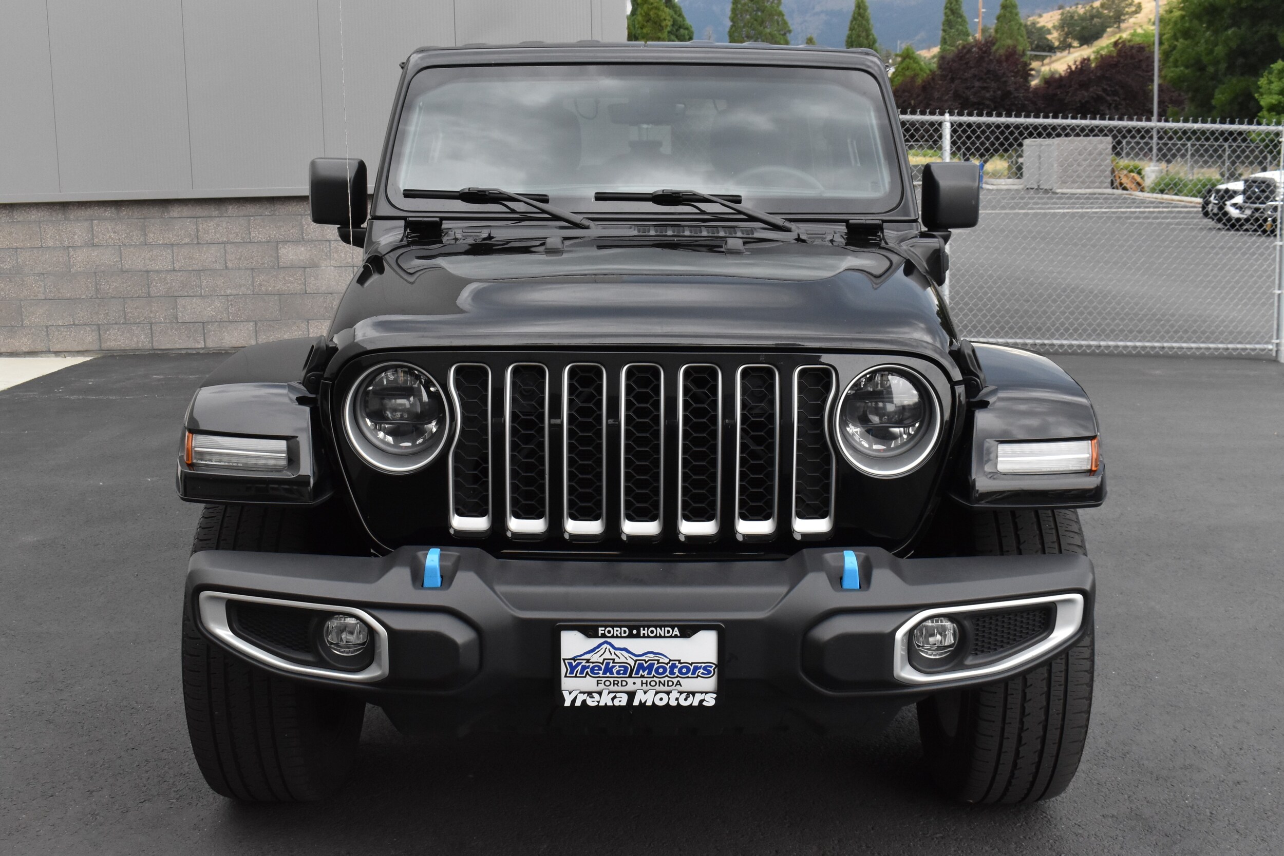 2023 Jeep Wrangler 4xe Rubicon photo 2