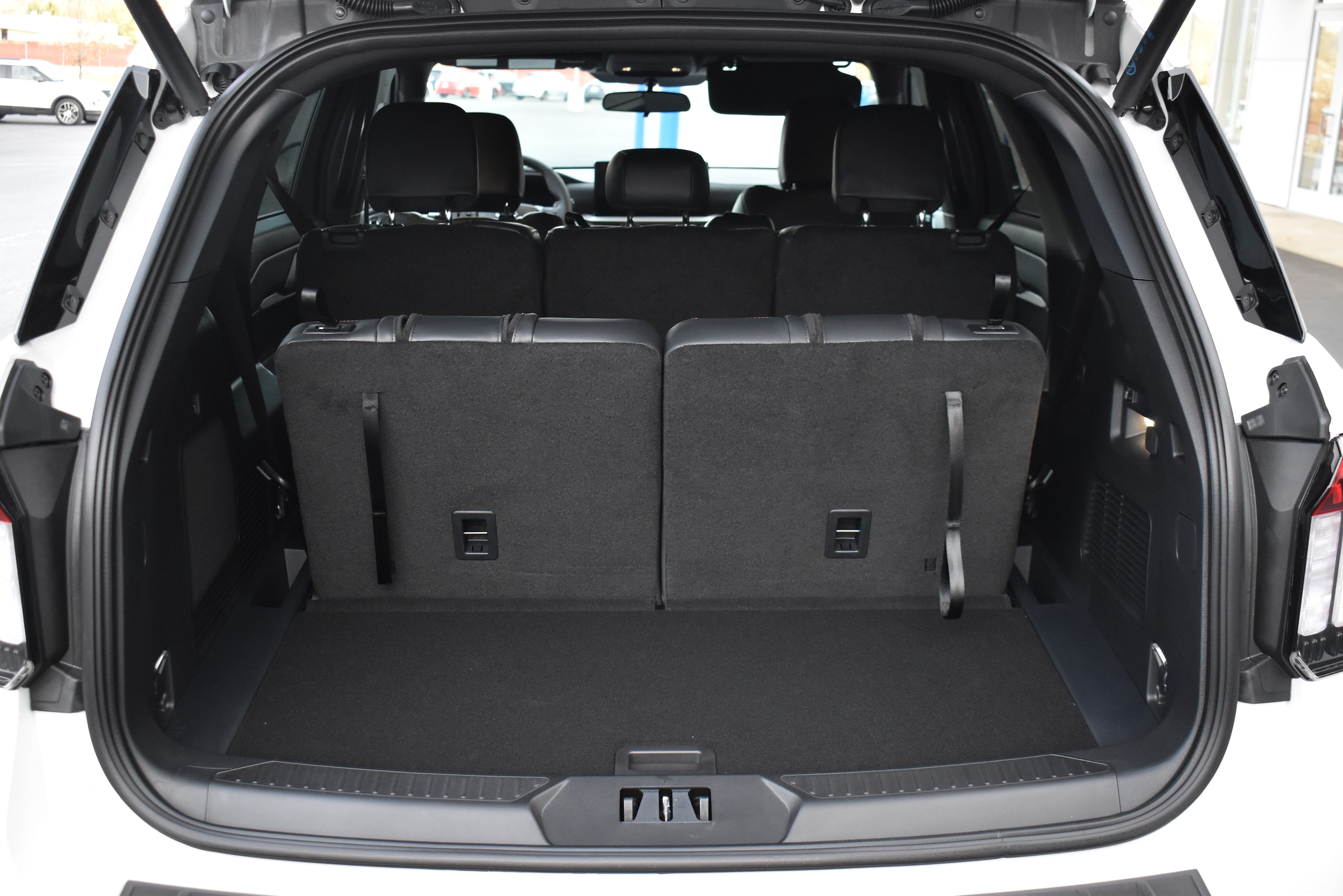 2026 Ford Explorer ST-Line - Photo 9