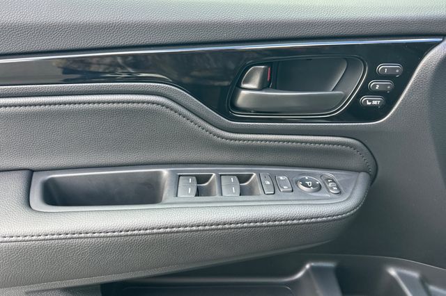 2026 Honda Odyssey Touring - Photo 11