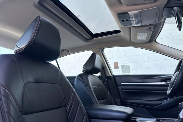 2025 Nissan Altima SR - Photo 13