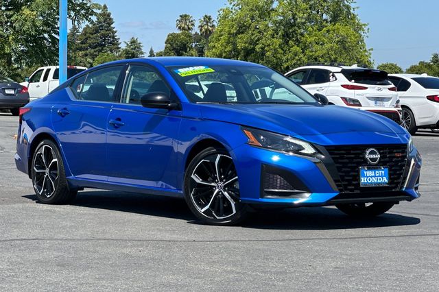 2025 Nissan Altima SR - Photo 2