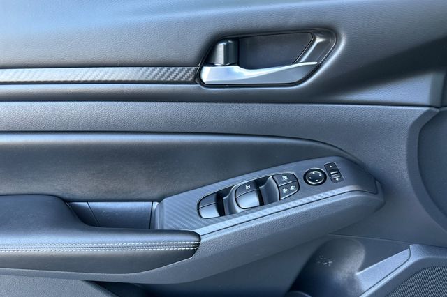 2025 Nissan Altima SV - Photo 8