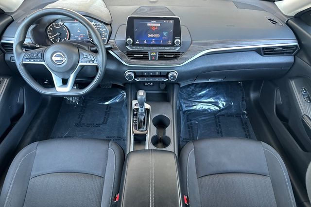 2025 Nissan Altima SV - Photo 10