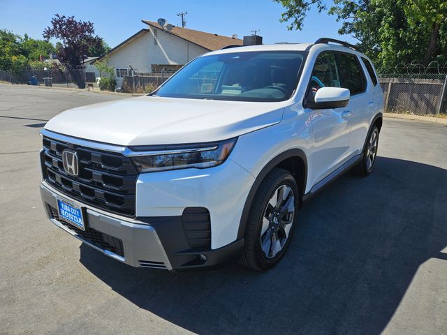2026 Honda Pilot Touring AWD's photo