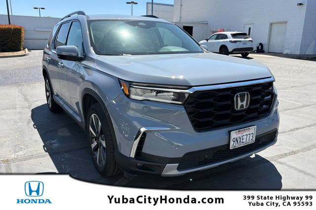 2025 Honda Pilot Touring 2WD's photo
