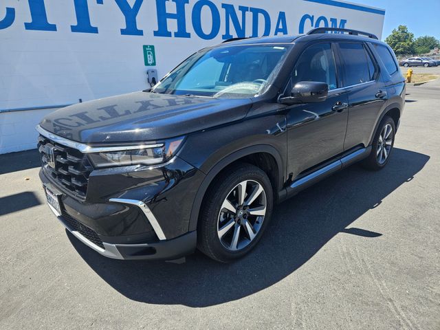 2025 Honda Pilot Touring AWD's photo