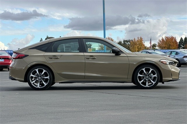 2025 Honda Civic Hybrid Sport Touring photo 3