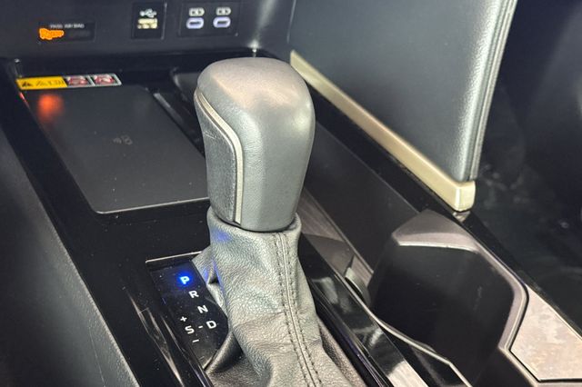 2025 Toyota Camry XSE - Photo 17