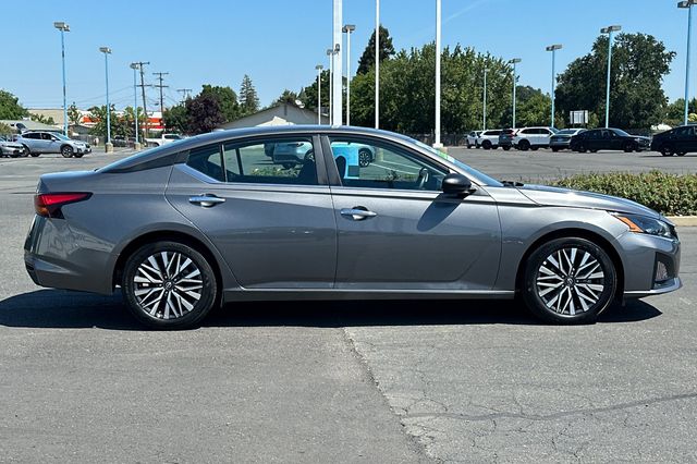 2025 Nissan Altima SV - Photo 3