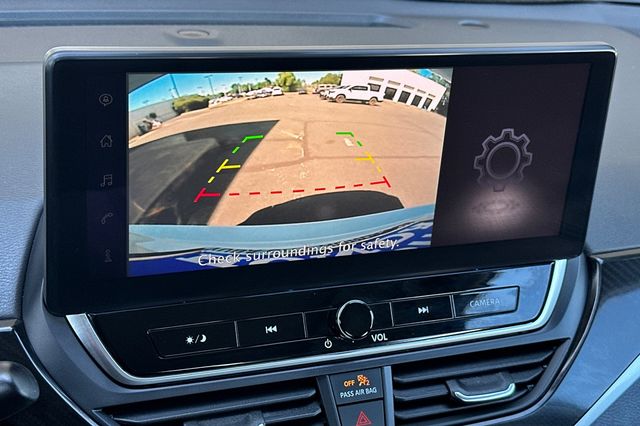 2025 Nissan Altima SR - Photo 15