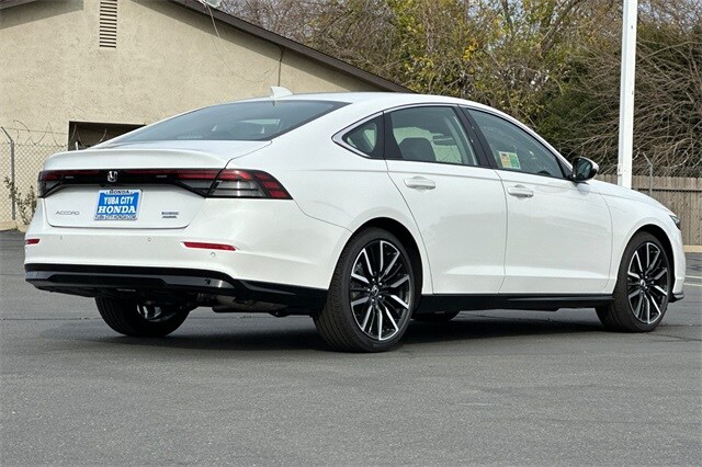 2025 Honda Accord Hybrid Touring photo 4