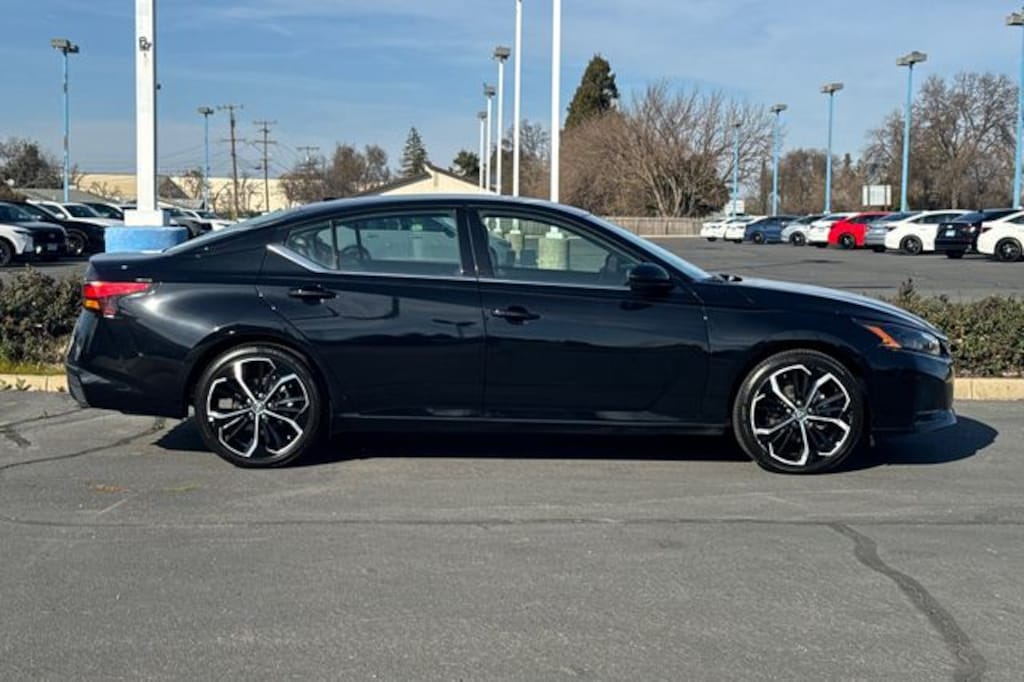 Used 2024 Nissan Altima 2.5 SR Sedan