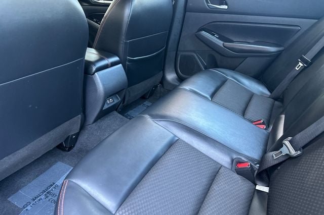 2025 Nissan Altima SR - Photo 9