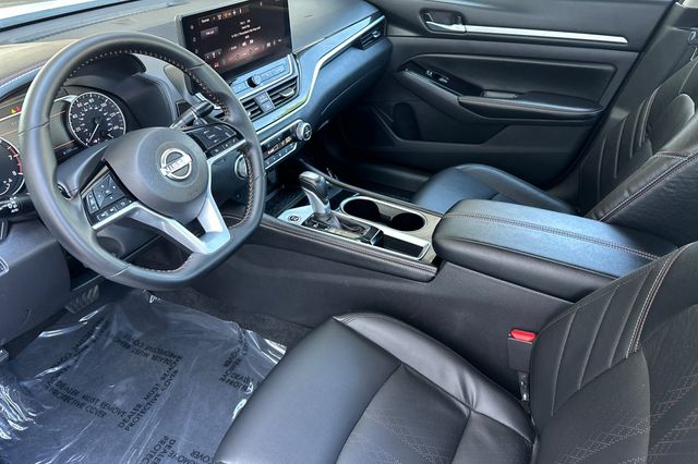 2025 Nissan Altima SR - Photo 7