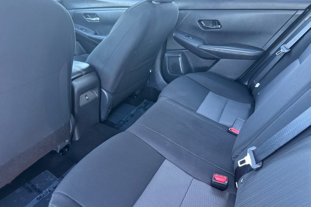 2025 Nissan Sentra SV - Photo 9