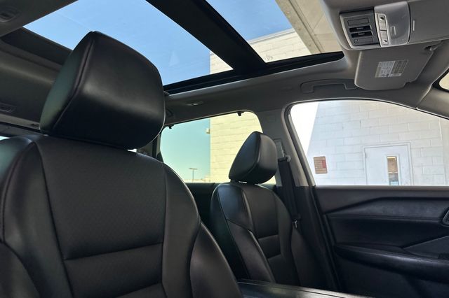 2023 Nissan Rogue SV - Photo 13