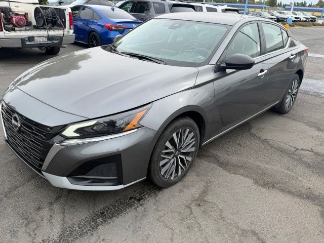 2025 Nissan Altima