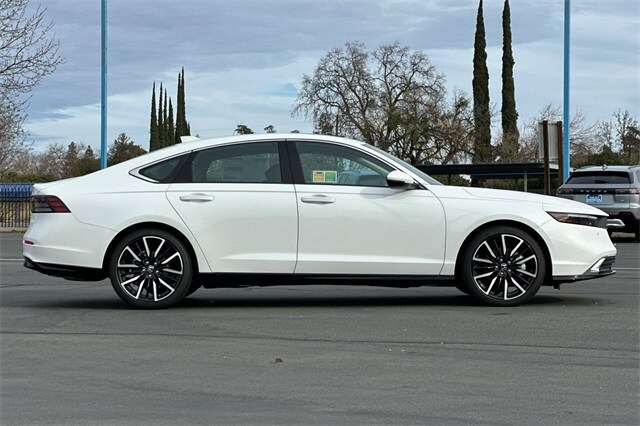 2025 Honda Accord Hybrid Touring photo 3