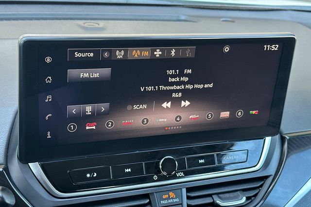 2025 Nissan Altima SR - Photo 14