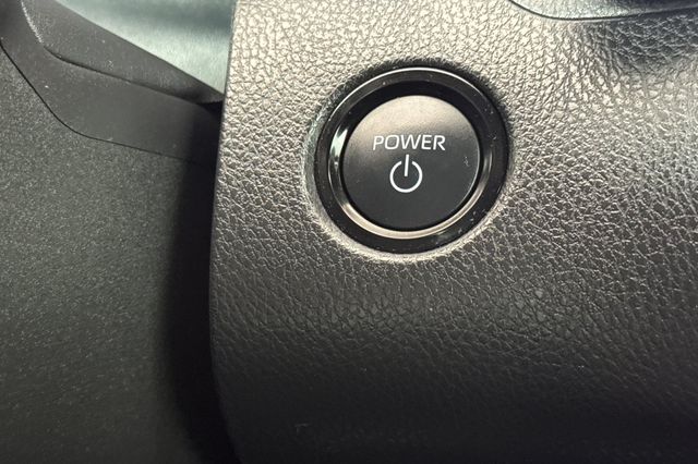2025 Toyota Camry XSE - Photo 18