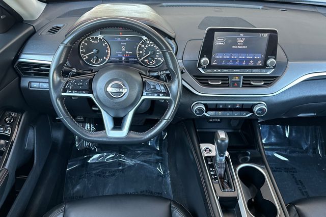 2025 Nissan Altima SR - Photo 11