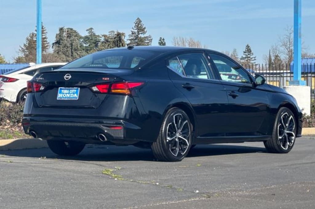 Used 2024 Nissan Altima 2.5 SR Sedan
