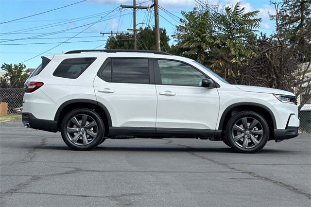 2025 Honda Pilot Sport photo 2