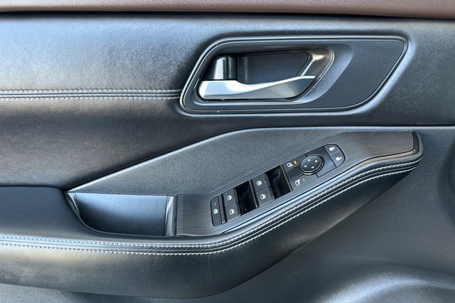 2023 Nissan Rogue SV - Photo 7