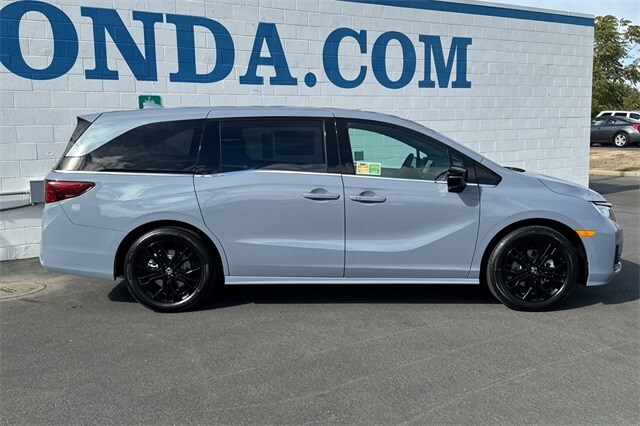 2026 Honda Odyssey photo 3