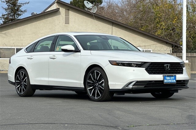 2025 Honda Accord Hybrid Touring photo 2