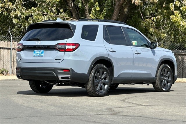 2025 Honda Pilot Sport photo 4