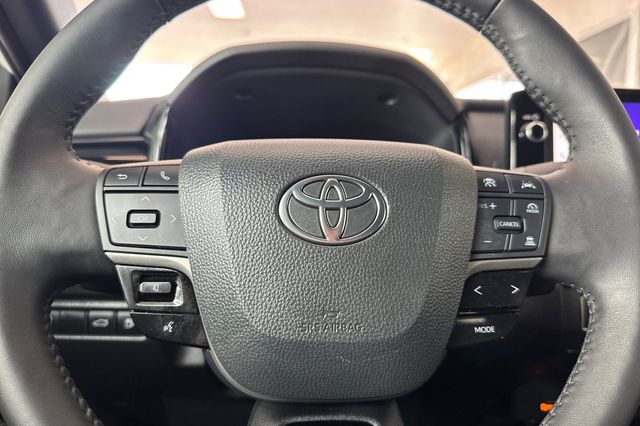2025 Toyota Camry XSE - Photo 19