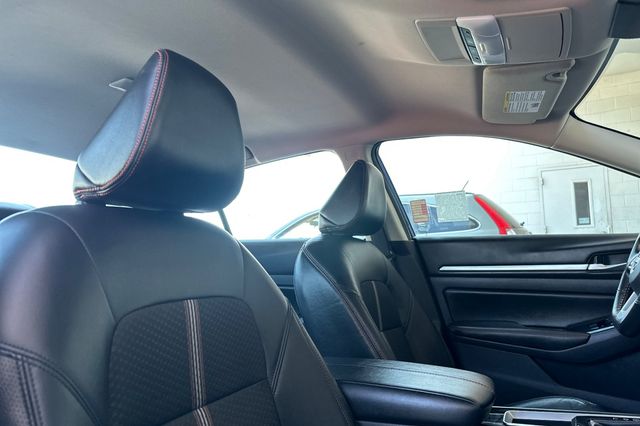 2025 Nissan Altima SR - Photo 13