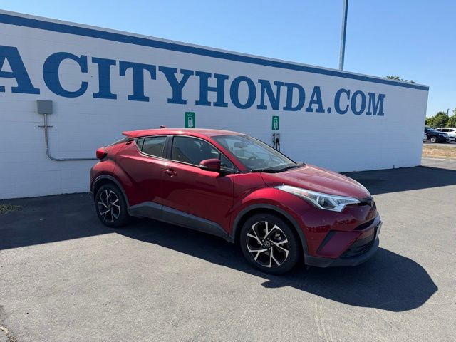 2018 Toyota C-HR XLE's photo