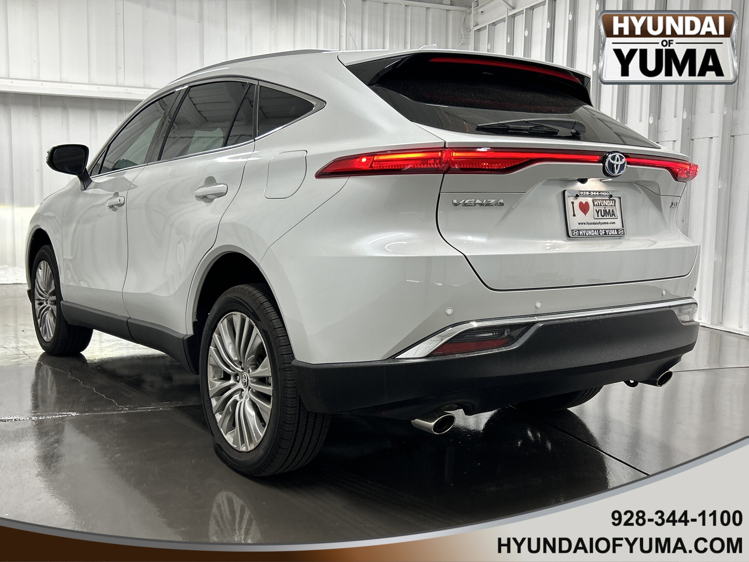 2024 Toyota Venza XLE - Photo 12