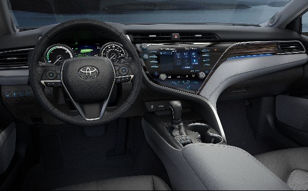 2020 camry hybrid xle