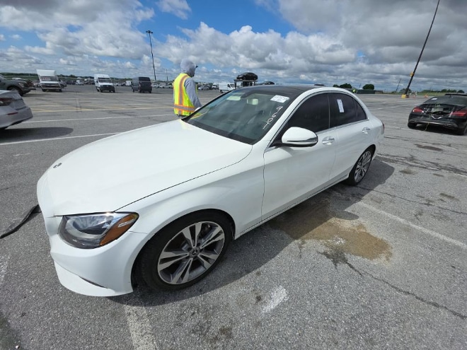 2018 Mercedes-Benz C-Class C300's photo